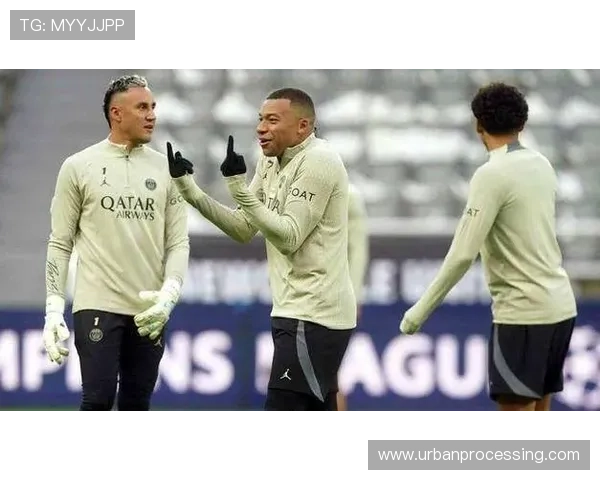 特里皮尔与沃克:进攻型与防守型边卫战术角色对比分析 特里皮尔与沃克:进攻型与防守型边卫战术角色对比分析