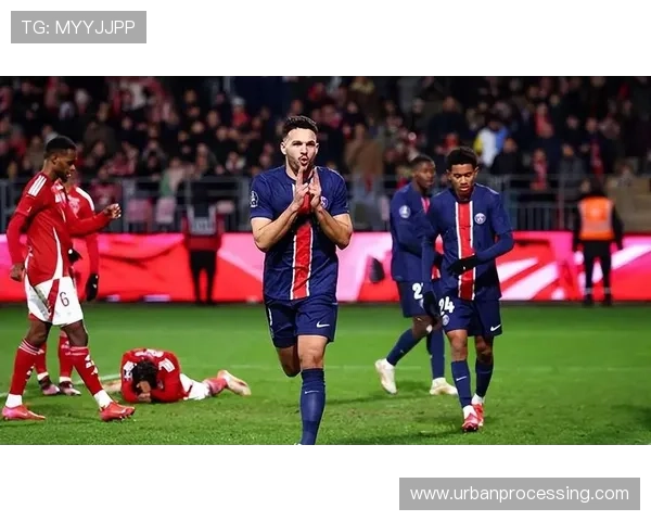 巴黎圣日耳曼关键比赛表现不稳定，对球队争冠形势产生影响