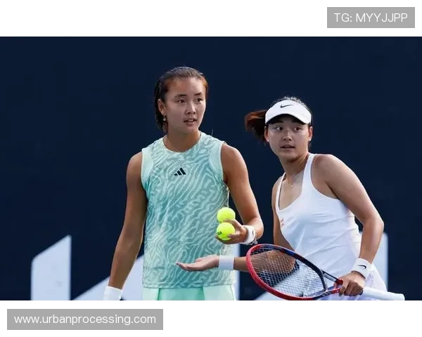 袁悦打完比赛直接拎爱马仕去吃路边摊？